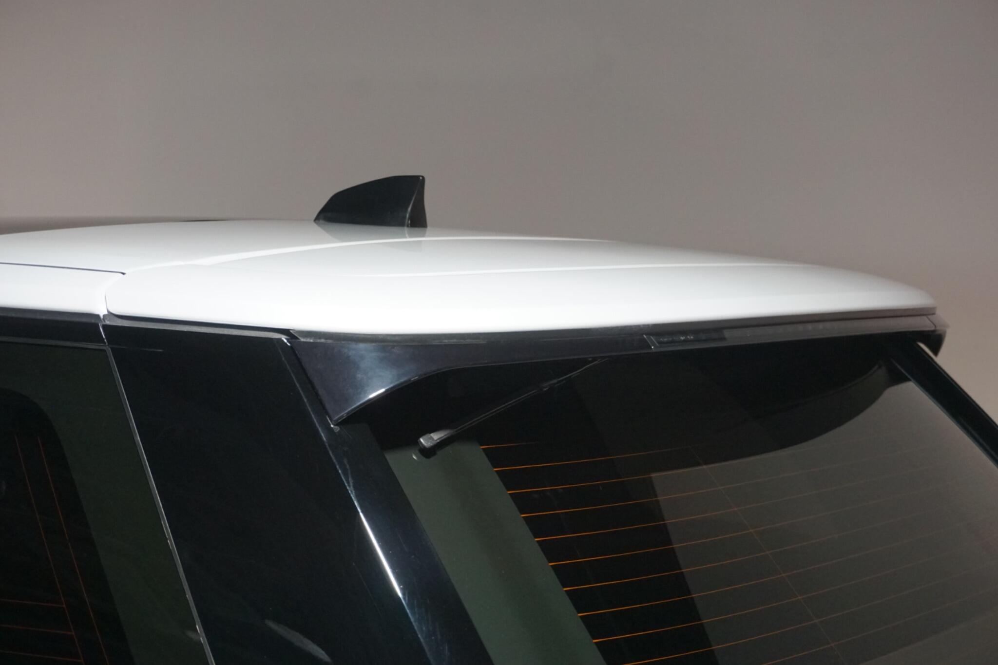 Land Rover Range Rover 2.0 P400e 13.1kWh Vogue SUV 5dr Petrol Plug-in Hybrid Auto 4WD Euro 6 (s/s) (404 ps)